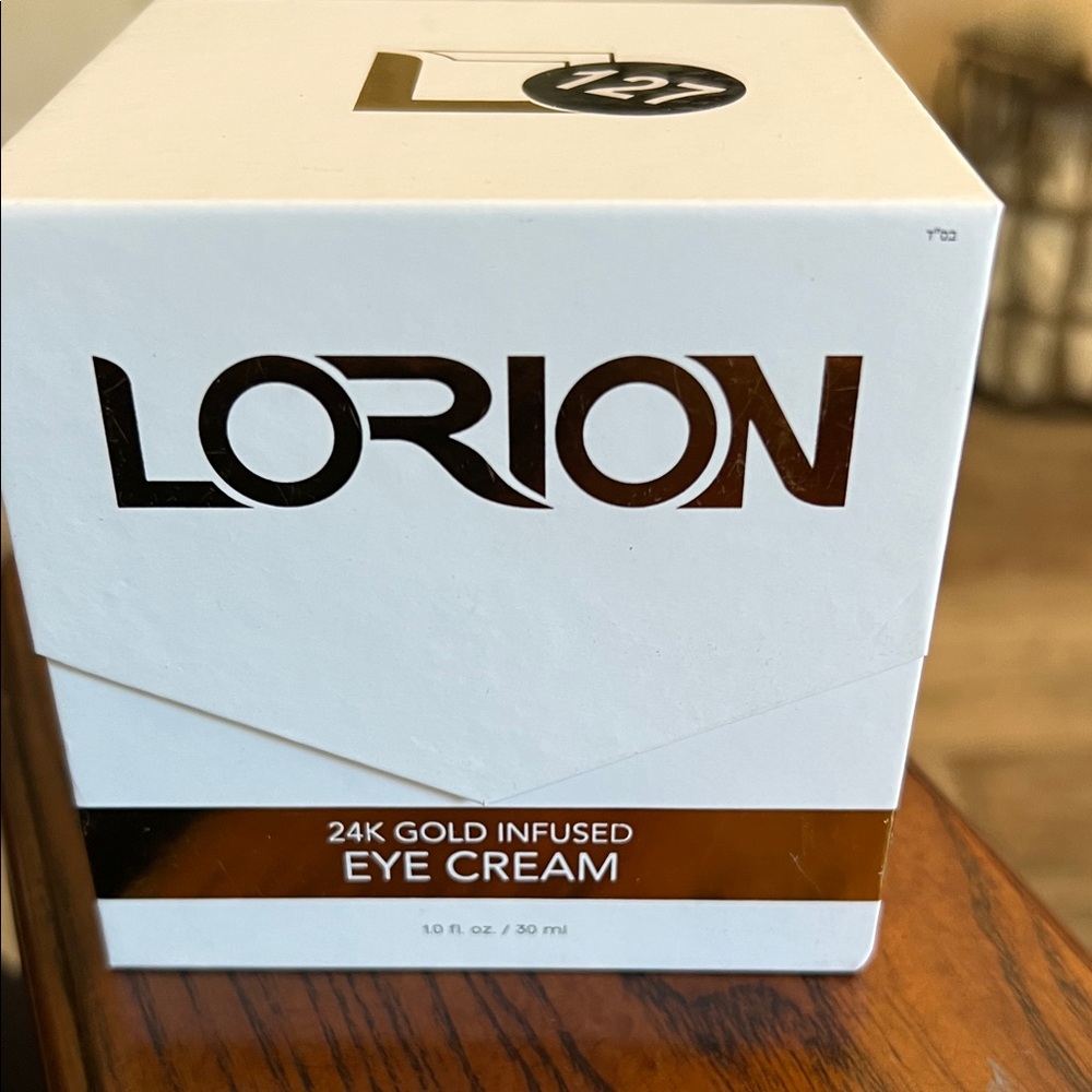 24K Gold Infused Eye Cream - White and Gold
